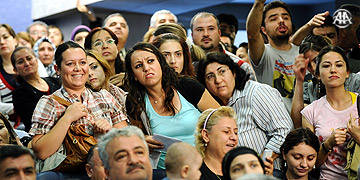 Atanan öğretmenler adak kurbanı kesti