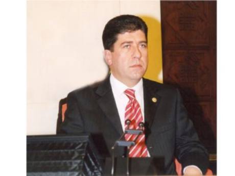 "Çiftçi, yabancı bankaların borç tuzağına düştü"