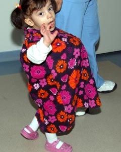 İkizini karnında taşıyor