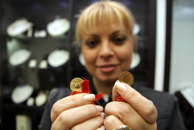 Günlerde altın değil, hisse senedi kullanın