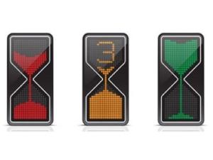 Trafik lambasını kum saatine çevirdi