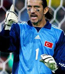 Rüştü futbolu bırakıyor!