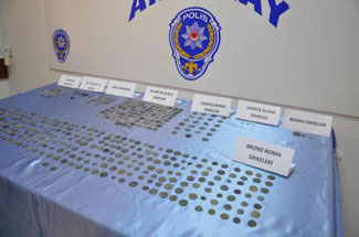 Antik para dolu küp buldu