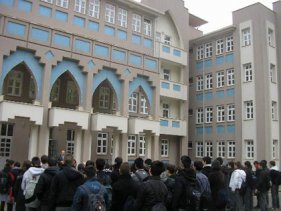 Liseli gençlerin hedefi yurt dışında yaşamak