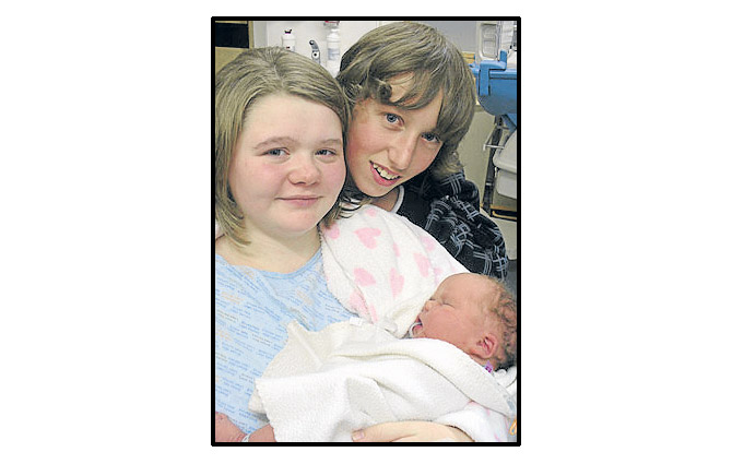 14 yaşındaki İngiliz çift anne-baba oldu