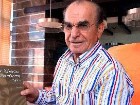 62 yıllık servetini eğitime harcıyor