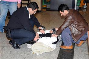 Şeker komasındaki hastayı sağlık ekibi bıraktı!