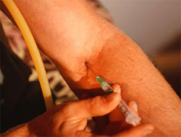 ÇOCUKLAR UYUŞTURUCU KISKACINDA