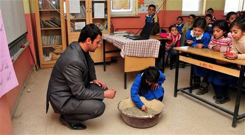 Deprem şehidi öğretmenlerin isimleri okullarda yaşayacak