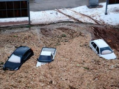 Antalya gece başlayan yağmurla sular altında kaldı