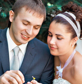 Az evlendik az boşandık