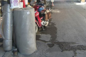 Kaldırımı işgal edenler yandı...