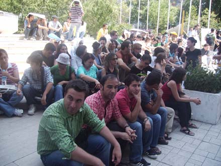 Binlerce Öğretmen Adayı Dilekçe İle Kadro Peşine Düştü