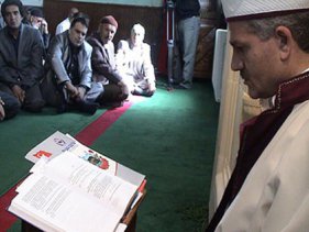 Sözleşmeli imam ek ders ücreti istiyor