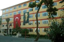 Torpilli okul müdürü koltuktan oldu