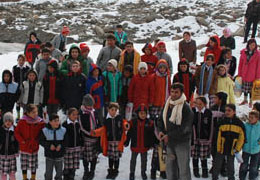 Koruma Eşliğinde Okula Gidiyorlar