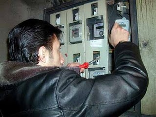 Kaçak elektrik operasyonu: 65 kişi gözaltında
