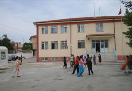 12 Okul Müdürü İstifa Etti