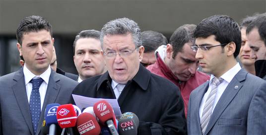 'Şiddeti destekleyenlerle konuşmam'