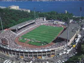 İnönü Stadı Her An Çökebilir