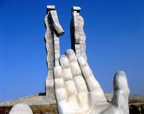 İnsanlık Anıtı'nı tamamlamak istiyor!