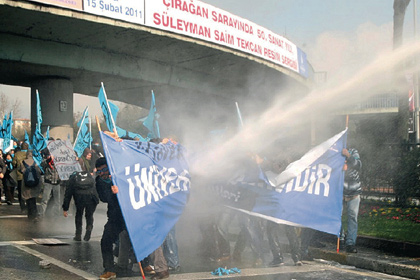 Biber gazına karşı deniz gözlüğü