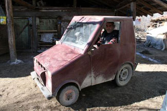 Kendi otomobilini kendi yaptı