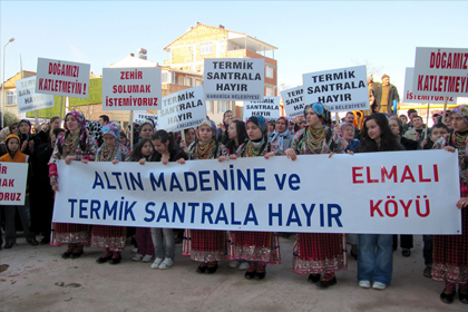 'Karılarımızın kollarındaki bilezikleri verelim gitsinler'