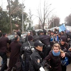 Bakanı protesto etmek isteyenlere gözaltı