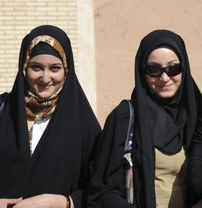 AP'den başörtüsüne çözüm çağrısı