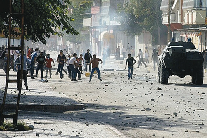 Taş atan çocuk sayısı azaldı