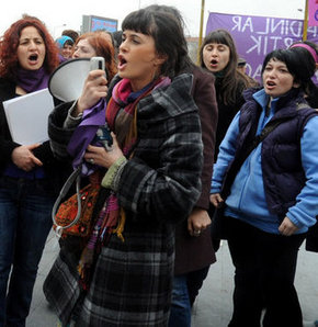 Ankara'da da 'dekolte' isyanı