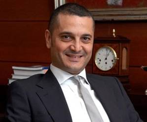 'Et ve tırnak gibiyiz, kredileri geri çağırmayız'