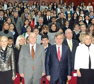 450 muhabirli lise gazetesi