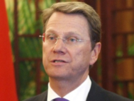 Önce Almanca öğrenin"