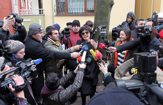 Gazeteciler Taksim'de yürüyecek