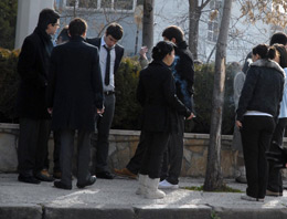 Öğrenciler, teneffüsleri sigara molasına çevirdi