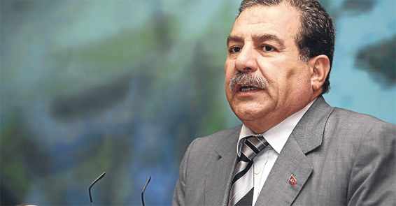 İlk istifa Vali Gülerden