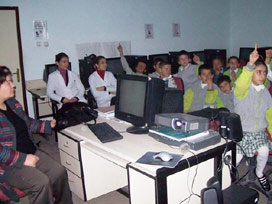 Öğrencilere dengeli beslenme eğitimi