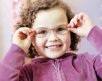 Öğrencilere bedava gözlük