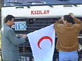 700 tonluk kızılay yardımı Libya'da