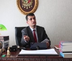 Meb'e Soru: " Mr. And Miss Brown Da Gelecek Mi?"