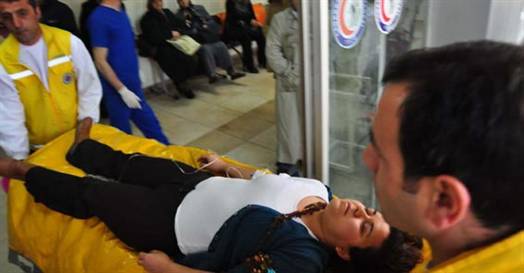 23 Nisan provasında öğretmene elektrik şoku