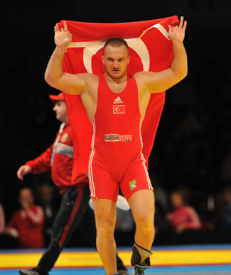 Avrupa Fatih'i altınla dönüyor