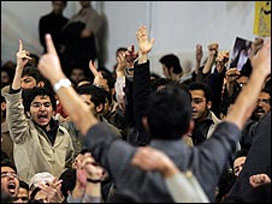 70 bin öğrenci İsrail'le savaşa hazır