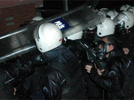 Polise en düşük 200 YTL zam geliyor