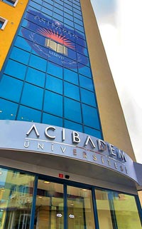 Lise öğrencilerine üniversitede tıp eğitimi