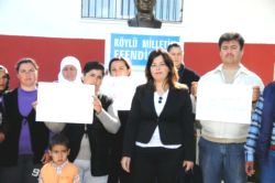 Öğrenci ve velilerden okulumuz kapatılmasın eylemi