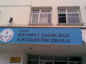 Öğrencileri inşaat işçisi gibi çalıştıran müdüre soruşturma