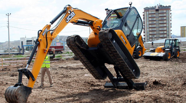 Bu kepçeler dans ediyor